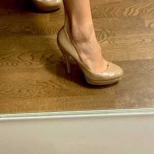 Gucci nude shoes | Heels